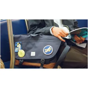 Bolso de hombro Herschel Cove, merchandising sostenible - Product Image 2