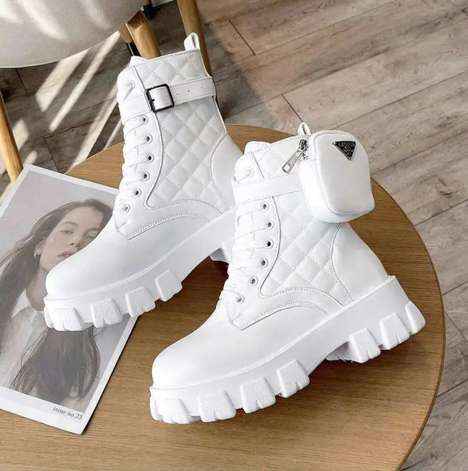 Thick-soled wallet women's boots winter new patent leather women's boots lace up motorcycle boots