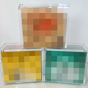 Caja de exhibición de acrílico transparente con logotipo personalizado, fabricada en Guangdong, para exhibición de obras de arte, fotos y decoración. - Product Image 1