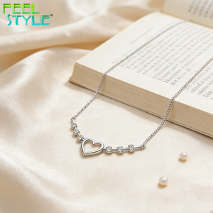 Collier pendentif barre cœur ajouré délicat avec pierre CZ, cadeau d'<span class=keywords><strong>amour</strong></span> personnalisé, en acier inoxydable 316 PVD or rose et argent, avec chaîne maille forçat - Product Image 3