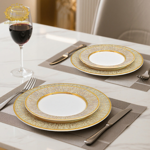 <span class=keywords><strong>Service</strong></span> <span class=keywords><strong>de</strong></span> vaisselle <span class=keywords><strong>de</strong></span> luxe en porcelaine fine Karosa, assiettes <span class=keywords><strong>de</strong></span> dîner fantaisie 10,5 pouces avec assiettes <span class=keywords><strong>de</strong></span> 8 pouces, style traditionnel, artisanat fait main, idéal pour les hôtels - Product Image 2