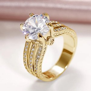 Anello di Lusso con Pavé per Donne, Elegante Gioiello da Dito alla Moda - Product Image 1