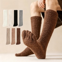 Chaussettes d'hiver pour hommes, 5 doigts, en polyester, absorbant la transpiration, thermiques, mi-mollet, en polaire corail épaisse, pour l'intérieur, pour dormir