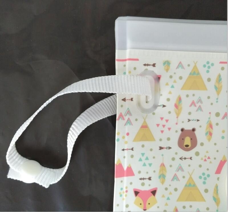 Portatif adapté aux besoins du client facile pop up rechargeable distributeur bébé lingette humide sac d'emballage