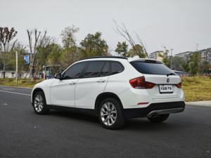 <span class=keywords><strong>BMW</strong></span> <span class=keywords><strong>X1</strong></span> <span class=keywords><strong>SDrive18i</strong></span> 2013, Modelo Líder, Asequible, para Adultos, Volante a la Izquierda, SUV de 5 Plazas con Techo Panorámico - Product Image 4
