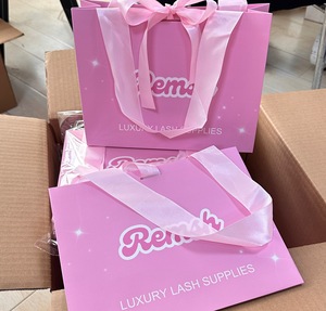 <span class=keywords><strong>Sacs</strong></span> en <span class=keywords><strong>Papier</strong></span> Cadeaux Personnalisés en Gros avec Impression de Logo de Marque sur <span class=keywords><strong>Sacs</strong></span> Kraft - Product Image 1