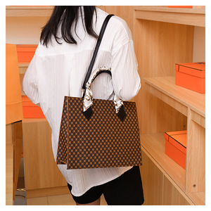 Borse a Tracolla Eleganti per Donna, Vendita Diretta dalla Fabbrica, Borsa Tote Stampata in Stile Vintage Personalizzabile - Product Image 6