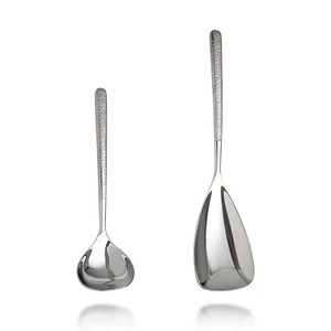 Louche de service en acier inoxydable martelé, ustensile de cuisine durable pour usage domestique et professionnel - Product Image 5