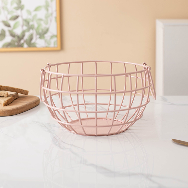 Single pink American-style basket