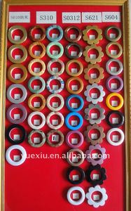 Rideau à œillets en plastique de taille personnalisée colorée à bas prix pour la décoration de rideaux Vente en gros - Product Image 2