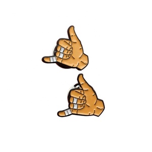 Gran oferta de fábrica, broche de esmalte creativo de American Girl Warrior, logotipo de artesanía de metal, insignias conmemorativas de pecho personalizadas - Product Image 3