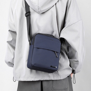 <span class=keywords><strong>Sac</strong></span> à <span class=keywords><strong>bandoulière</strong></span> élégant de haute qualité pour hommes Design décontracté à la mode avec logo personnalisé en nylon durable - Product Image 6
