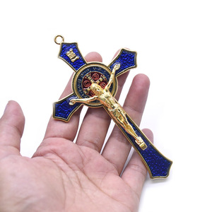 Croce cattolica grande ciondolo in metallo artigianato per decorazione della parete di casa inciso a tema angelo soggiorno appesa ornamenti Casting - Product Image 3
