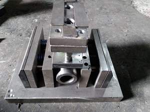 قوالب وتشكيلات تينروي، قالب ضغط تدريجي لموصلات RJ45، مصنع قوالب، قطع معدنية مختومة للسيارات - Product Image 6