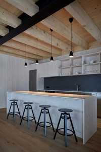 <span class=keywords><strong>Chalet</strong></span> <span class=keywords><strong>moderne</strong></span> Maisons en bois pour les vacances de ski chez l'habitant sur une pente enneigée avec extérieur sombre et <span class=keywords><strong>intérieur</strong></span> en bois - Product Image 4
