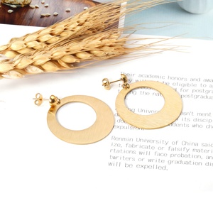 Pendientes de Aro Grandes de Acero Inoxidable para Mujer 2021, Joyería al por Mayor Chapada en Oro - Product Image 3