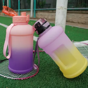 Più popolare troppo sentire 2200ml di alta qualità BPA Free Tritan bottiglia d'acqua in plastica sportiva con custodia