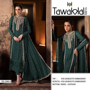 Vestito Pakistani ricamato perfetto per feste tradizionali e cerimonie religiose disponibili al miglior prezzo all'ingrosso - Product Image 2