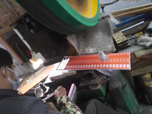 240 Grit kum her iki tarafta ekran baskılı veya tam renkli logo salonu ile basılmış tırnak törpüsü EVA zımpara kurulu ile anahtarlık - Product Image 6