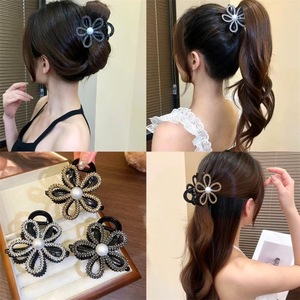 Pinza para el pelo de lujo estilo coreano con diamantes de imitación y diseño de girasol, pinza de tiburón hueca para peinados recogidos, soporte para cola de caballo alta - Product Image 3