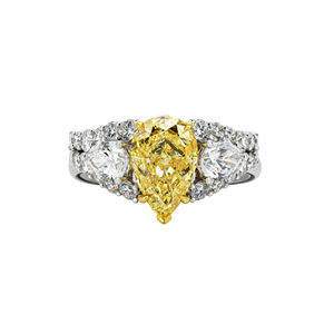 ヴィンテージダイヤモンドリング 18K ラボグロウンエメラルドカットダイヤモンドリング 2.460カラット サイドストーン付き IGI認定 女性向け高級品 - Product Image 5