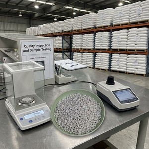 Granulés blancs de masterbatch de remplissage CaCO3 à haute teneur pour la modification des plastiques PE et PP - Product Image 5