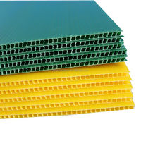 Usine de production vend des panneaux ondulés en plastique PP 4*8, épaisseur 2-7 mm, recyclables, ignifuges, pour rembourrage et cloisons.