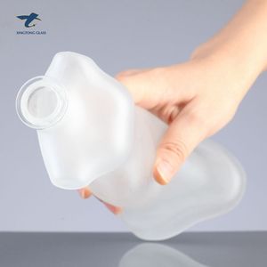 Botella <span class=keywords><strong>de</strong></span> Vidrio <span class=keywords><strong>de</strong></span> Lujo Única <span class=keywords><strong>con</strong></span> Diseño <span class=keywords><strong>de</strong></span> <span class=keywords><strong>Calavera</strong></span> Esmerilada <span class=keywords><strong>de</strong></span> 200ml, 250ml, 750ml y 1L para <span class=keywords><strong>Vodka</strong></span>, Tequila y Whisky <span class=keywords><strong>con</strong></span> Tapa - Product Image 5