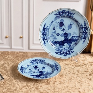 Assiette en céramique écologique à bord festonné, motif floral vintage sur porcelaine, vaisselle moderne de 8 et 10 pouces - Product Image 2