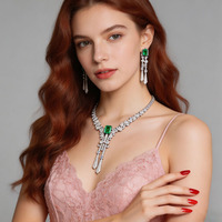 Set Perhiasan Gaun Pengantin Bunga Zirkon Berlian Mewah dengan Rumbai, Aksesoris Kalung dan Anting Pengantin Sederhana untuk Wanita