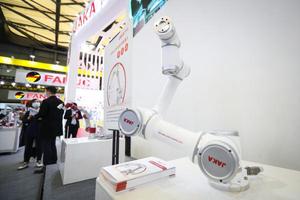 Robot Cobot JAKA Personalizado, Robotiq OnRobot RG6 con Ventosa, Carga Útil de 5 kg, Motor de 6 Ejes, PLC para Uso Industrial - Product Image 4