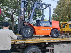 Chariot élévateur CPCD30 à châssis long pour une maniabilité optimale sur terrains accidentés - Product Image 5