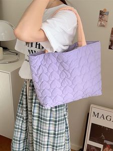 Bolso de mano acolchado con forma de corazón, suave y bonito, para compras y almacenamiento - Product Image 3