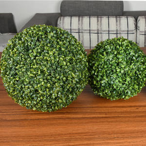 Bola Decorativa de Césped Artificial, Planta Verde Artificial de Plástico con Cuatro Cabezas, Decoración para Ventanas y Jardines, Bolas de Césped Artificial - Product Image 1