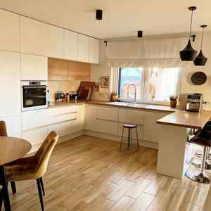 Armoires de cuisine en bois naturel personnalisées BALOM, base en bois massif multicouche et armoire murale pour le rangement à domicile Itchen-abinet - Product Image 5