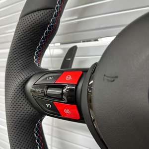 Volante Sportivo in Carbonio Personalizzato per Modelli <span class=keywords><strong>BMW</strong></span>, Pelle Nera Traforata, F10 F30 F31 F32 F20 G01 G11 G20 G21 G22 G80 - Product Image 2