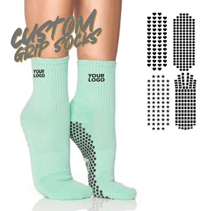 Chaussettes de Pilates personnalisées en gros, en coton avec grip en silicone antidérapant, pour yoga et danse, chaussettes mignonnes avec logo, fabricant OEM - Product Image 1