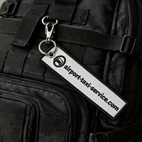 Porte-clés personnalisé en tissu brodé double face, étiquette tissée en tissu avec anneau métallique, logo et motif personnalisés