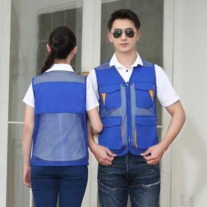 سترة رجالية شبكية قابلة للتنفس عالية الوضوح مع شريط عاكس للضوء، ملابس عمل للمتطوعين والخدمات العامة، سترة أمان عاكسة للضوء مع جيوب وشعار - Product Image 3