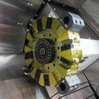 Torno de Torreta de Alta Rigidez con Certificación CE, Torno Automático de Bancada Inclinada para Torneado de Acero y Aluminio, Torno con Control CNC