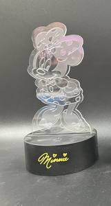 Nuova Lampada da Tavolo LED in Acrilico Design 2025 Vendita all'Ingrosso Portatile Perfetta per Fidanzate Miglior Lampada da Notte per Ufficio 2025 - Product Image 3