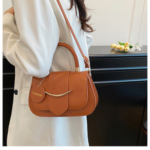 <span class=keywords><strong>Sac</strong></span> à bandoulière tendance pour femmes - Sacs à <span class=keywords><strong>main</strong></span> en cuir PU avec plusieurs options <span class=keywords><strong>de</strong></span> port pour les trajets quotidiens et les voyages - Product Image 5