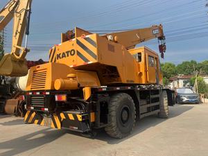 Grue sur camion d'occasion KATO KR-35H-II 35 tonnes, moteur Mitsubishi, hauteur de levage 60m, pompe hydraulique Kawasaki pour travaux de construction lourde - Product Image 1