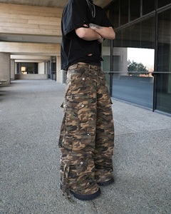 <span class=keywords><strong>Pantaloni</strong></span> personalizzati Streetwear Dtg stampati a gamba larga in tela mimetica mimetica <span class=keywords><strong>pantaloni</strong></span> carpentiere tattici <span class=keywords><strong>pantaloni</strong></span> larghi Cargo uomo - Product Image 1