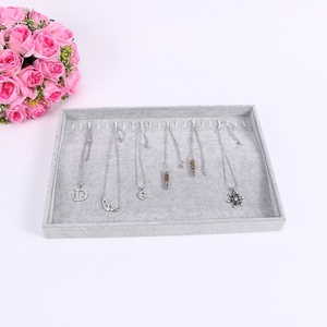 Présentoir à bijoux carré moderne portable de haute qualité, directement de l'usine, pour bracelets et colliers, avec taille personnalisable - Product Image 2