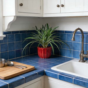 Jardinière en céramique à imprimé floral avec <span class=keywords><strong>eucalyptus</strong></span> artificiel suspendu - Décoration de patio extérieur/intérieur - Product Image 3