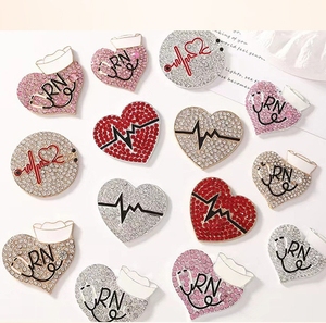 Achetez <span class=keywords><strong>des</strong></span> accessoires décoratifs en alliage de strass faits à la main, à prix avantageux, pour la décoration de coques de téléphone, de chaussures, de breloques, de cœurs, de couronnes - Product Image 1
