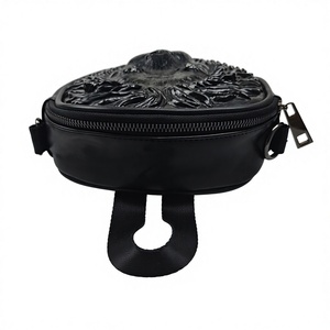 <span class=keywords><strong>Mini</strong></span> <span class=keywords><strong>mochila</strong></span> Monarch of Shadows con cabeza de león - Product Image 4