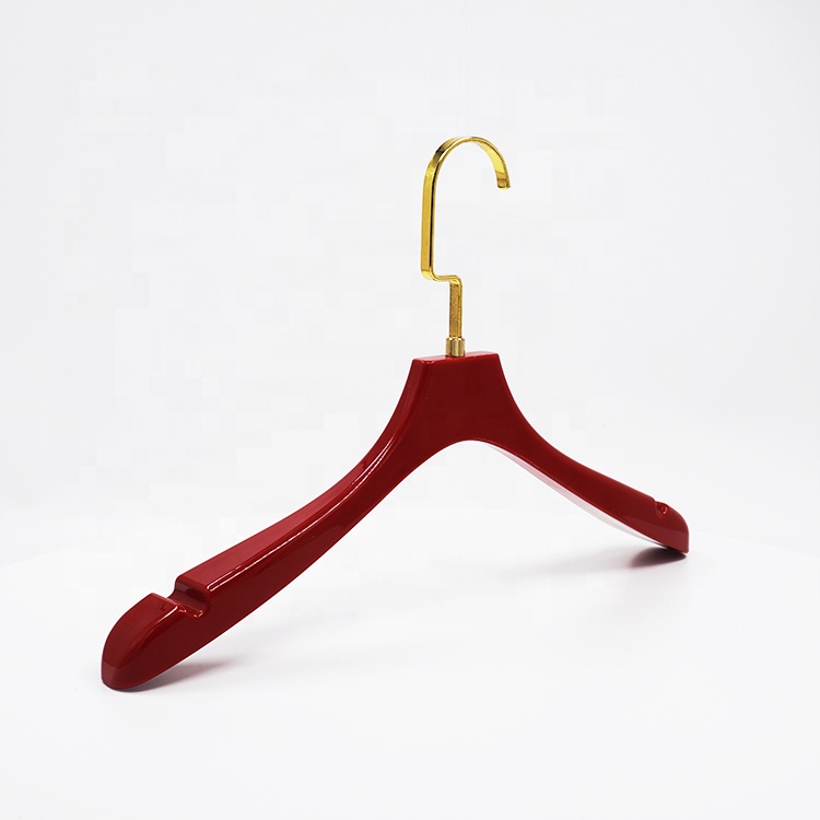 Поставляются с фабрики под заказ премиум класса люкс на плоской подошве золотистого цвета крючок вешалка для одежды из дерева