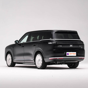 Sofisticato SUV EREV IM LS9 a Autonomia Estesa (320 km) con Batteria da 66 kWh e Ricarica Rapida 800V in 16,5 minuti, Disponibile in Deposito - Product Image 2